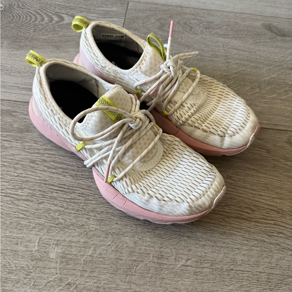 Sorel Women’s White and Pink Sneakers